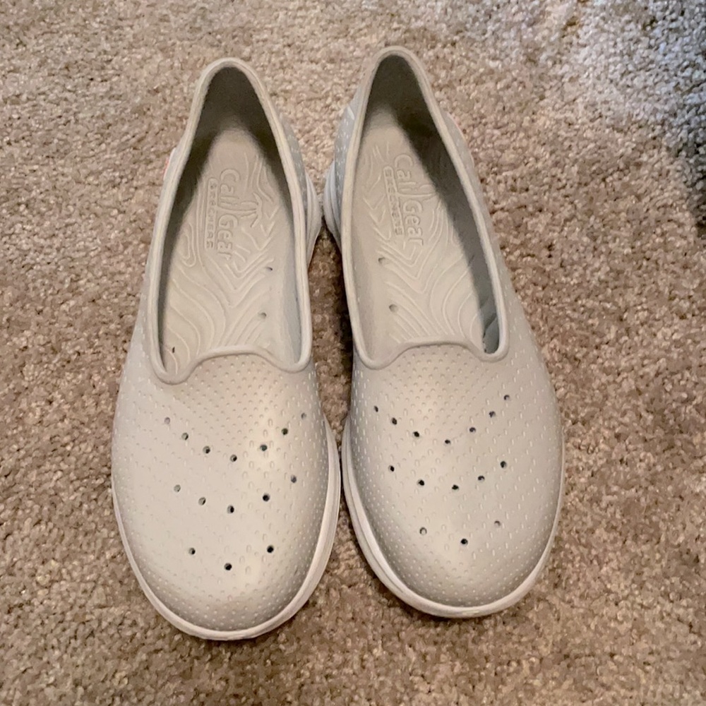 Cali Gear sketchers foamies size 8